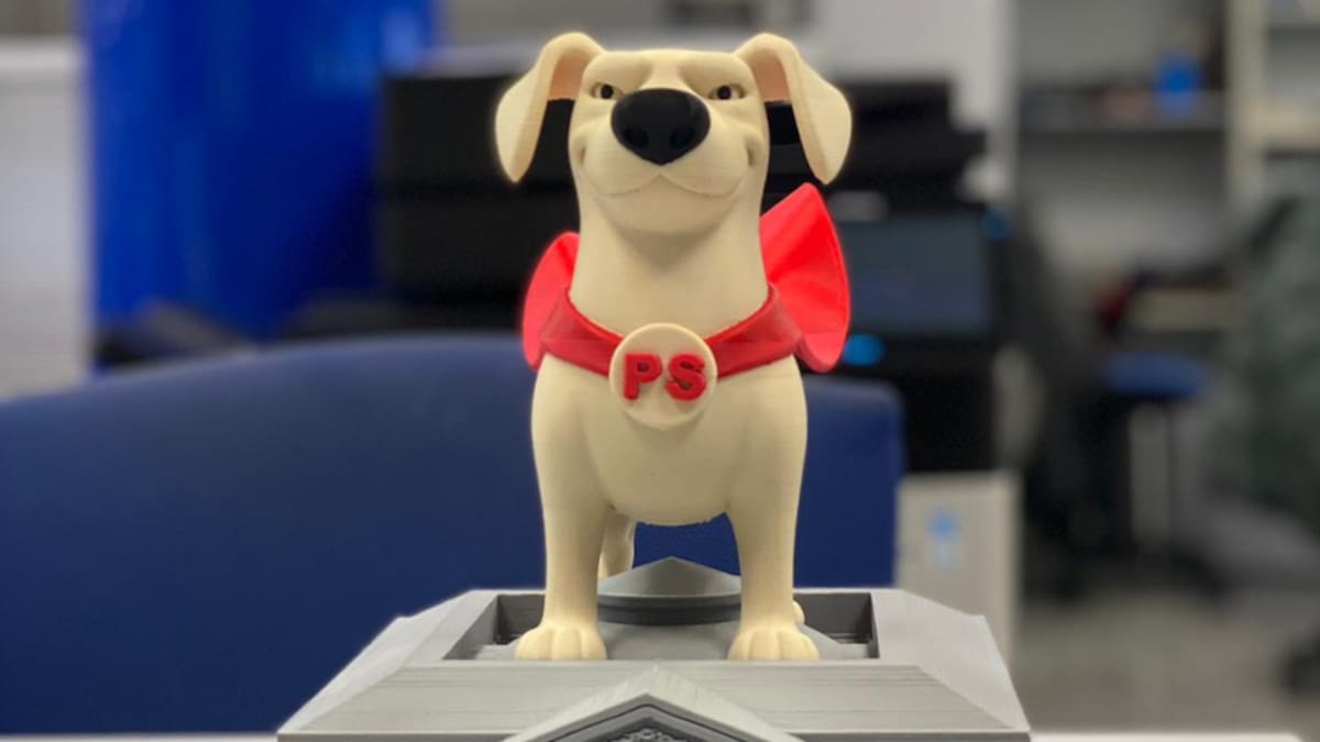 Un 'Perro Sanxe' cedido por el presidente del Gobierno, a subasta en la noche de Reyes