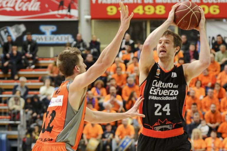 El ala-pívot del Valencia Basket John Shurna