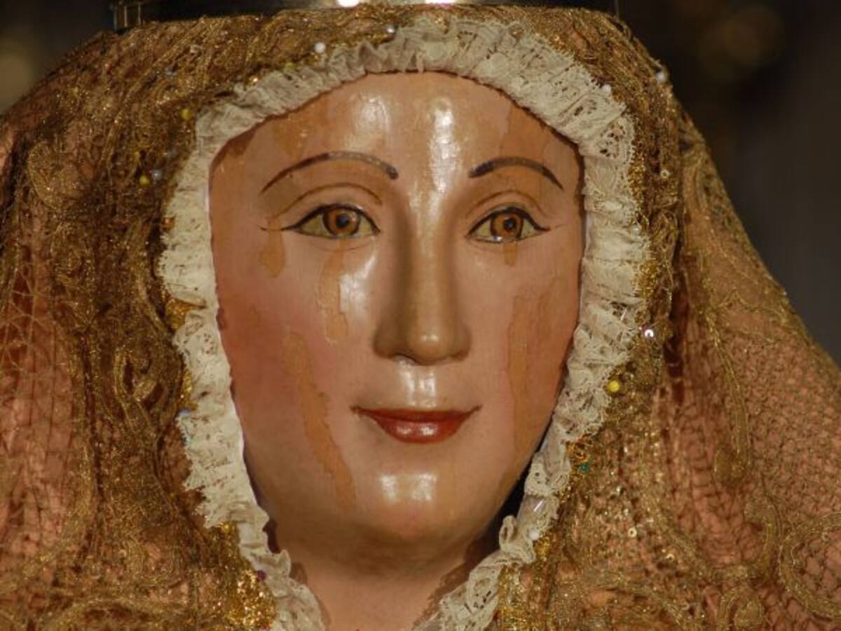 Primer besamanos a la Virgen de los Reyes