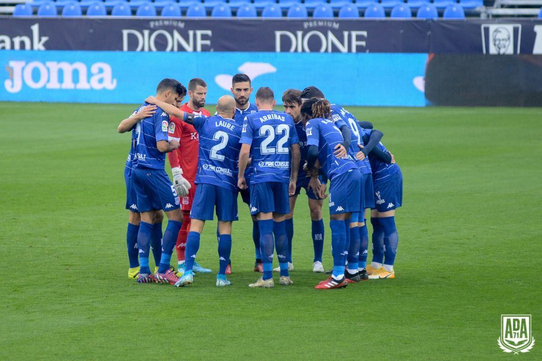 Jugadores de la AD Alcorcón en su partido contra el Leganés