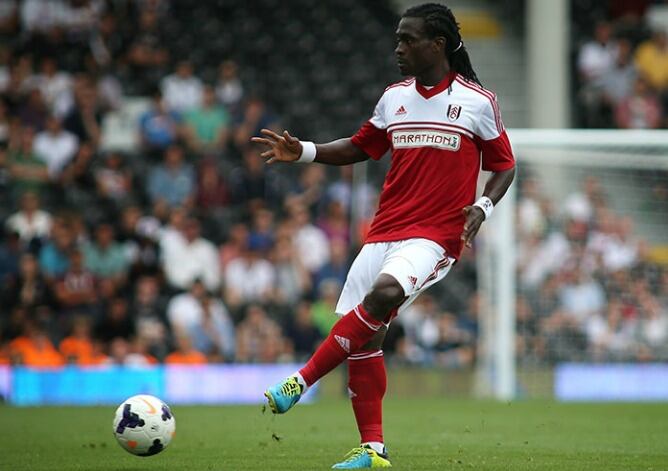 Boateng controla un balón durante un partido con el Fulham inglés la pasada temporada.