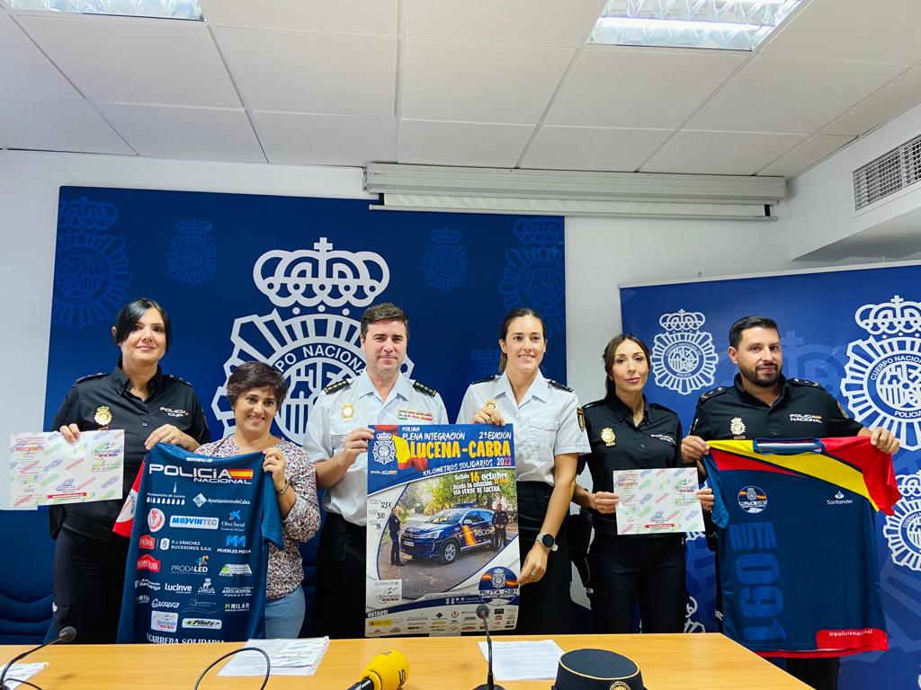 Presentación de la carrera solidaria en la Comisaría de Policía de Córdoba