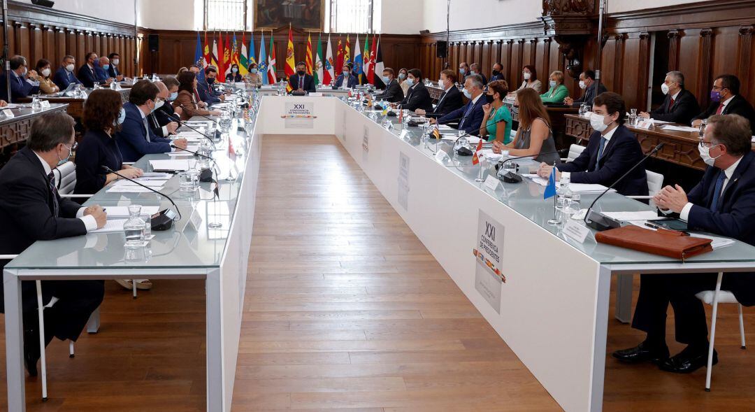 El presidente del Gobierno, Pedro Sánchez, preside la XXI Conferencia de Presidentes, en San Millán de la Cogolla, La Rioja (España) en una foto de archivo.