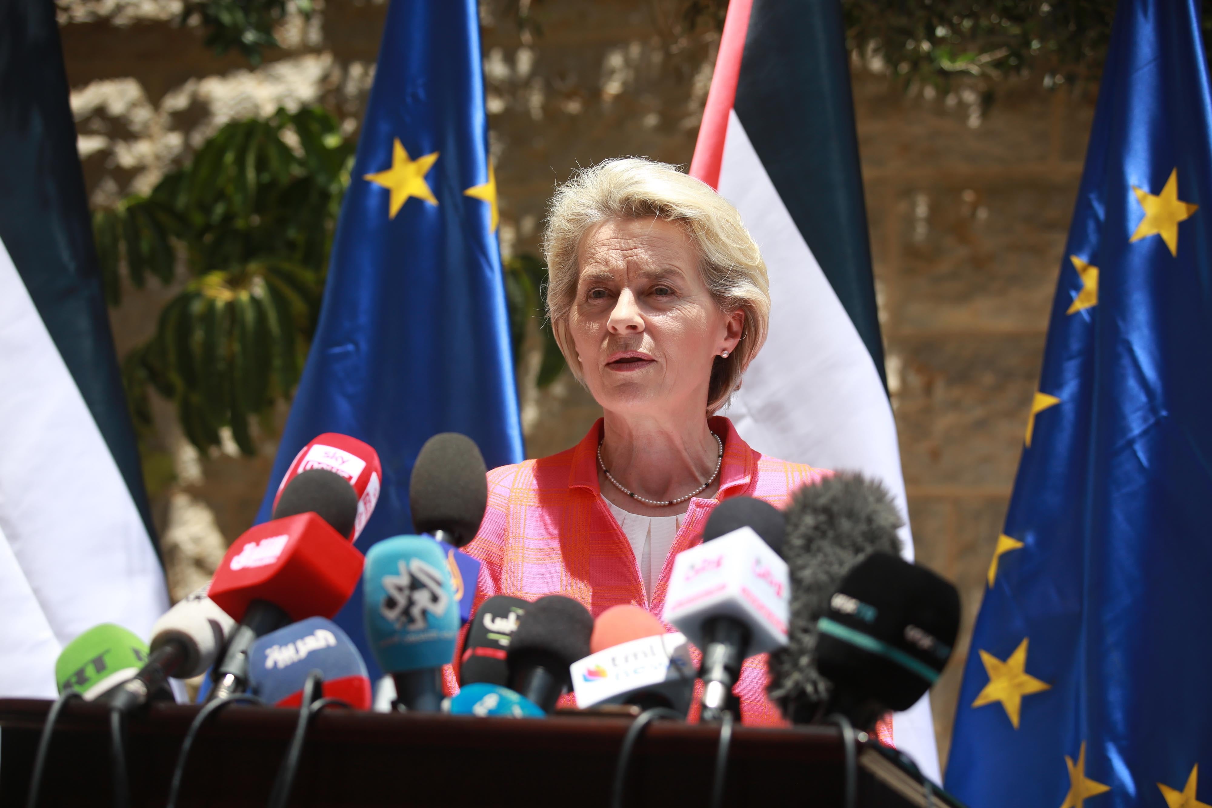 La presidenta de la Comisión Europea, Ursula von der Leyen, durante su visita a Ramala (Cisjordania) el pasado año