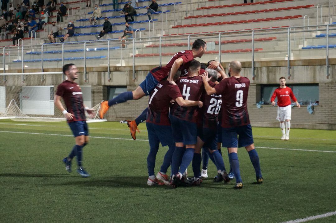 El Eldense quiere celebrar el ascenso ante su público