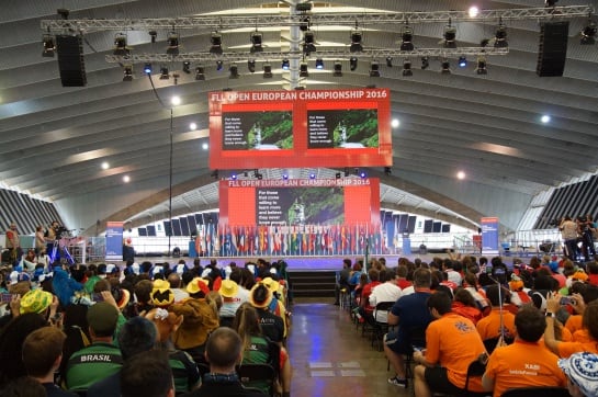 En la ceremonia de apertura del campeonato estuvieron presentes todos los equipos y se recordó a los cuatro que no pudieron asistir por motivos económicos