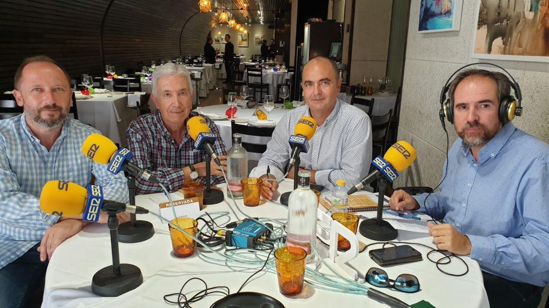 El escultor Quirós, Diego Vera, Baltasar Abellán y Fco. Ojados