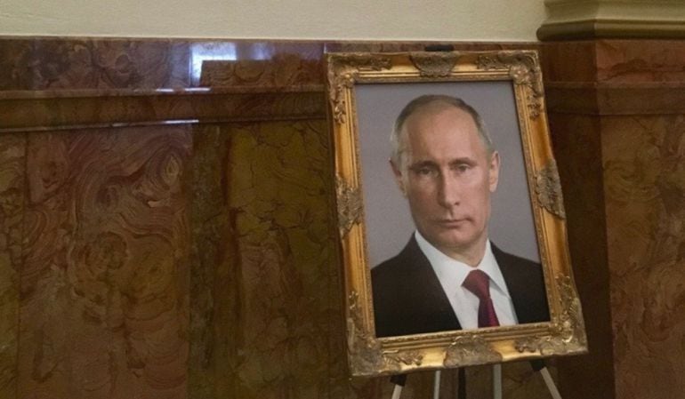 Retrato de Putin en el capitolio de Colorado