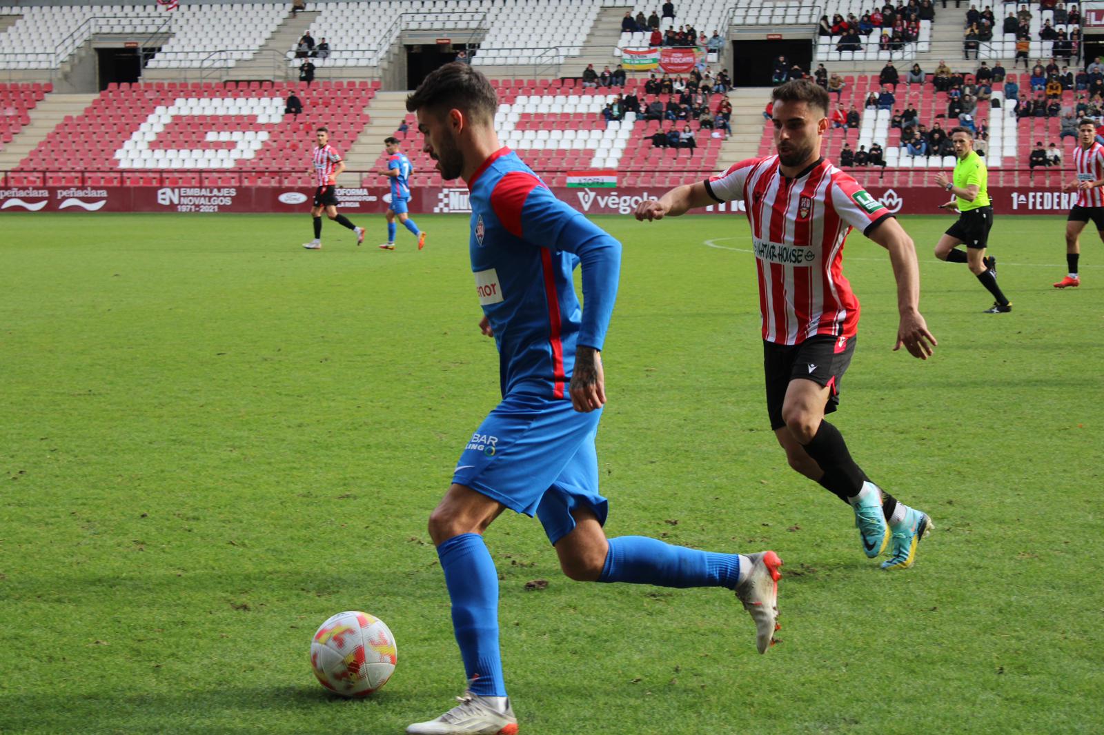 UD Logroñés y SD Amorebieta empataron (1-1) en la primera vuelta en el debut de Natxo González como entrenador del equipo riojano / SD Amorebieta