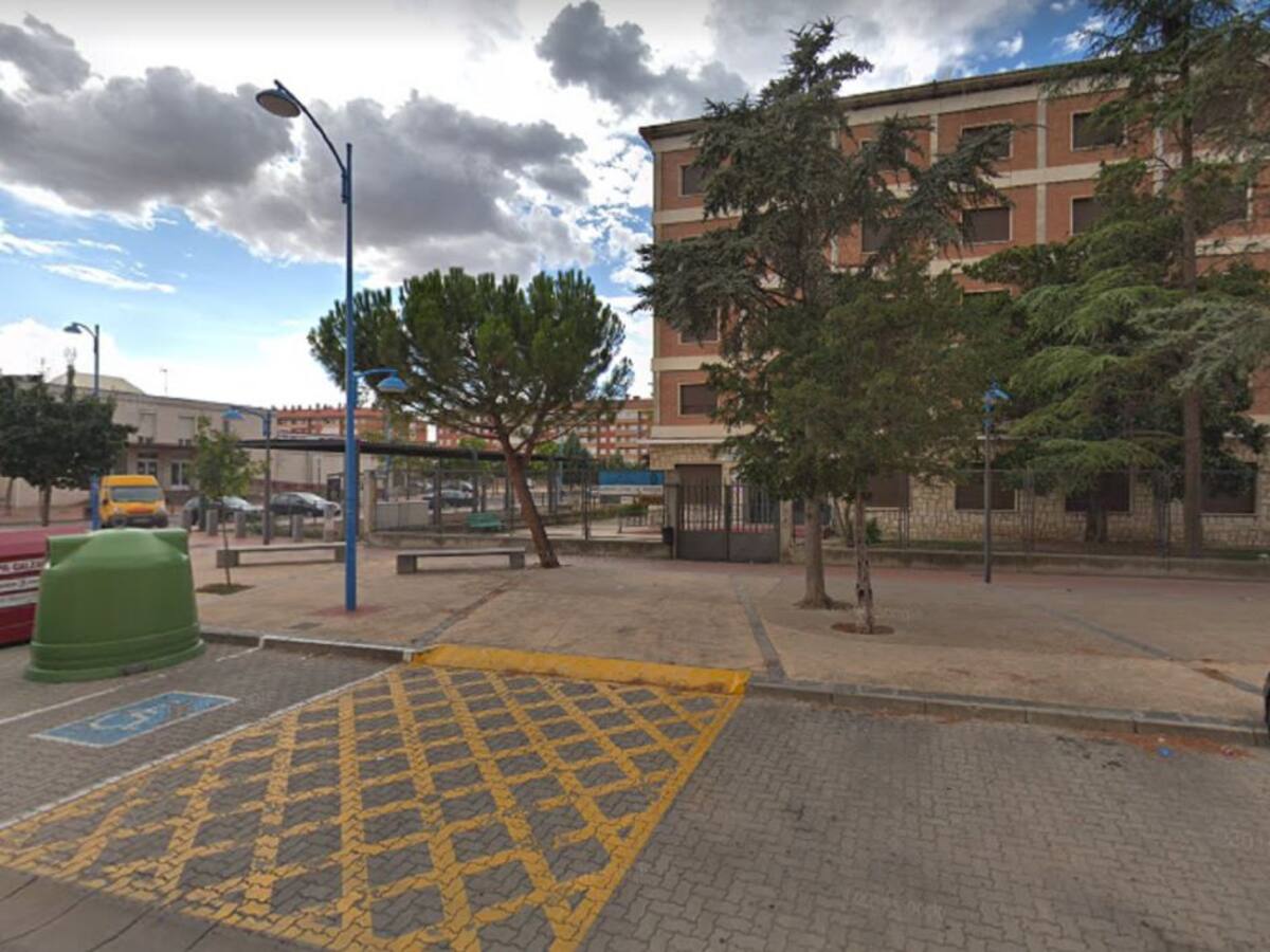 Una plaza por cada diecisiete opositores