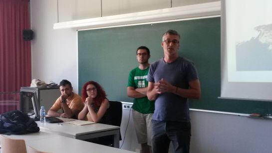 Part dels estudiants amb el professor.