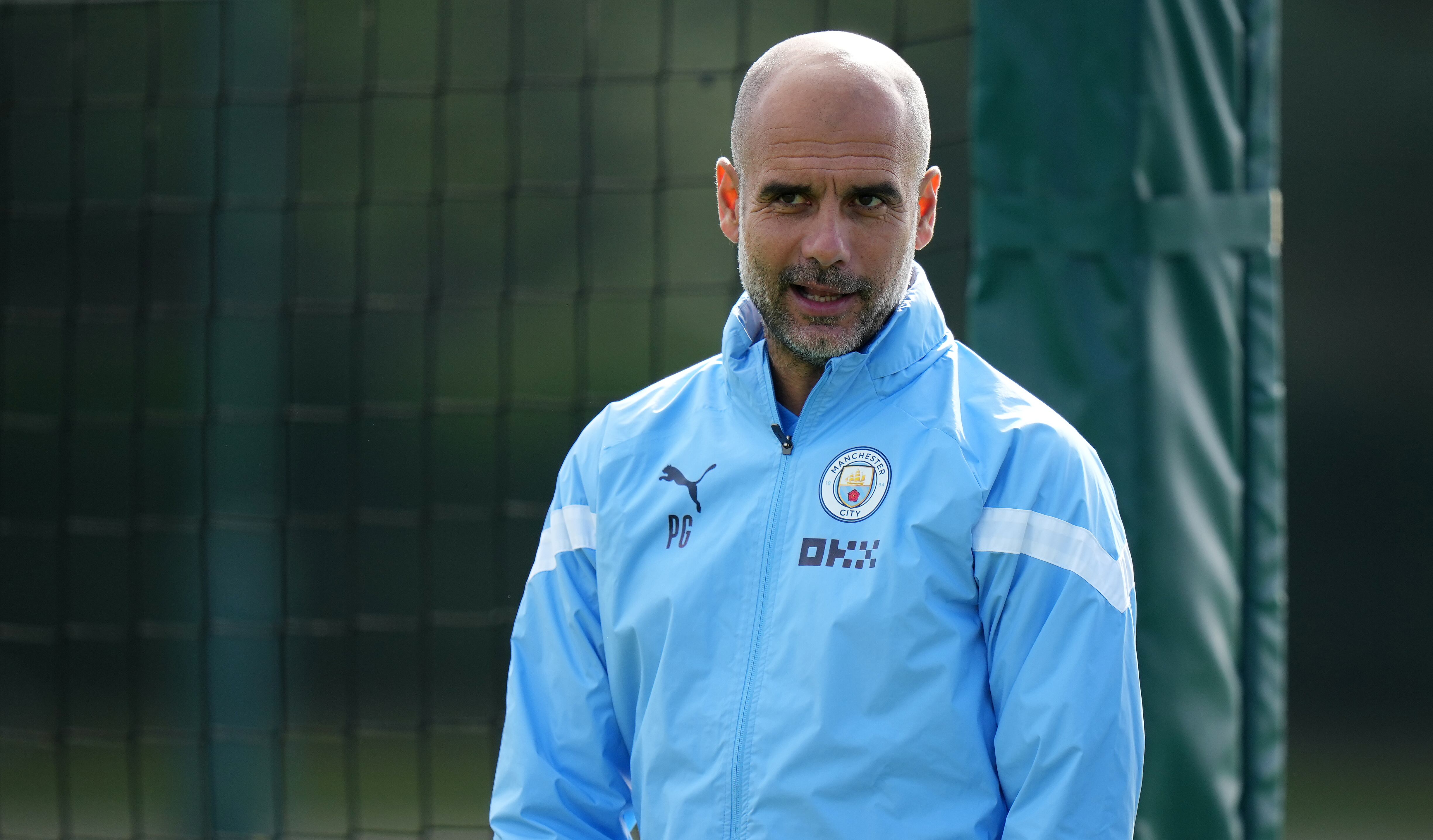 Pep Guardiola, durante un entrenamiento con el Manchester City.