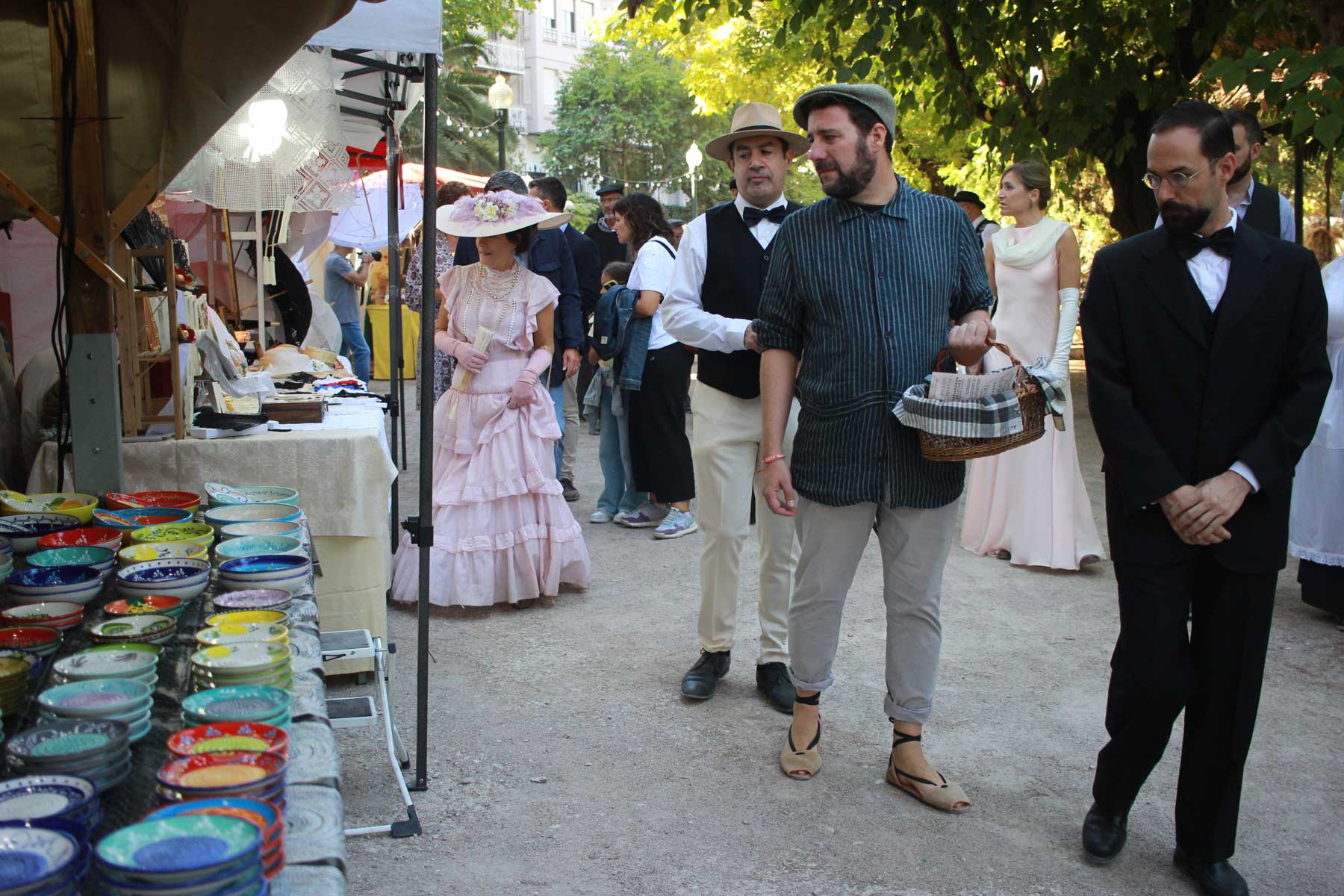 Numerosos son los productos que se pueden comprar en la Feria Modernista de La Glorieta