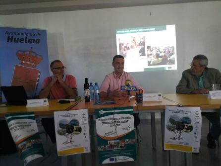 Momento de la intervención del alcalde de Hulema, Francisco Ruiz, en la clausura