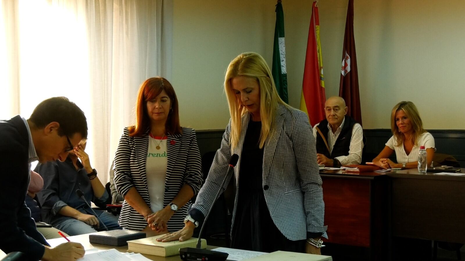 María Teresa Hurtado jura su acta de concejala en el Ayuntamiento de Úbeda