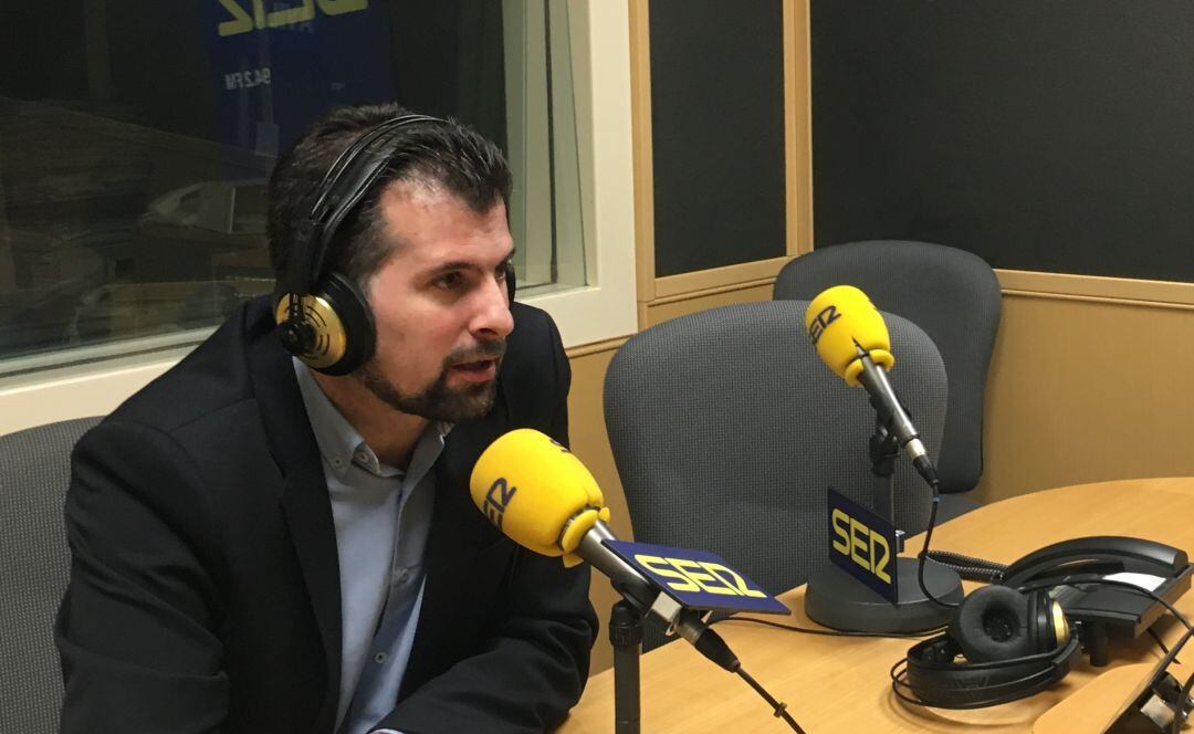 Luis Tudanca en los estudios de Ser Ávila