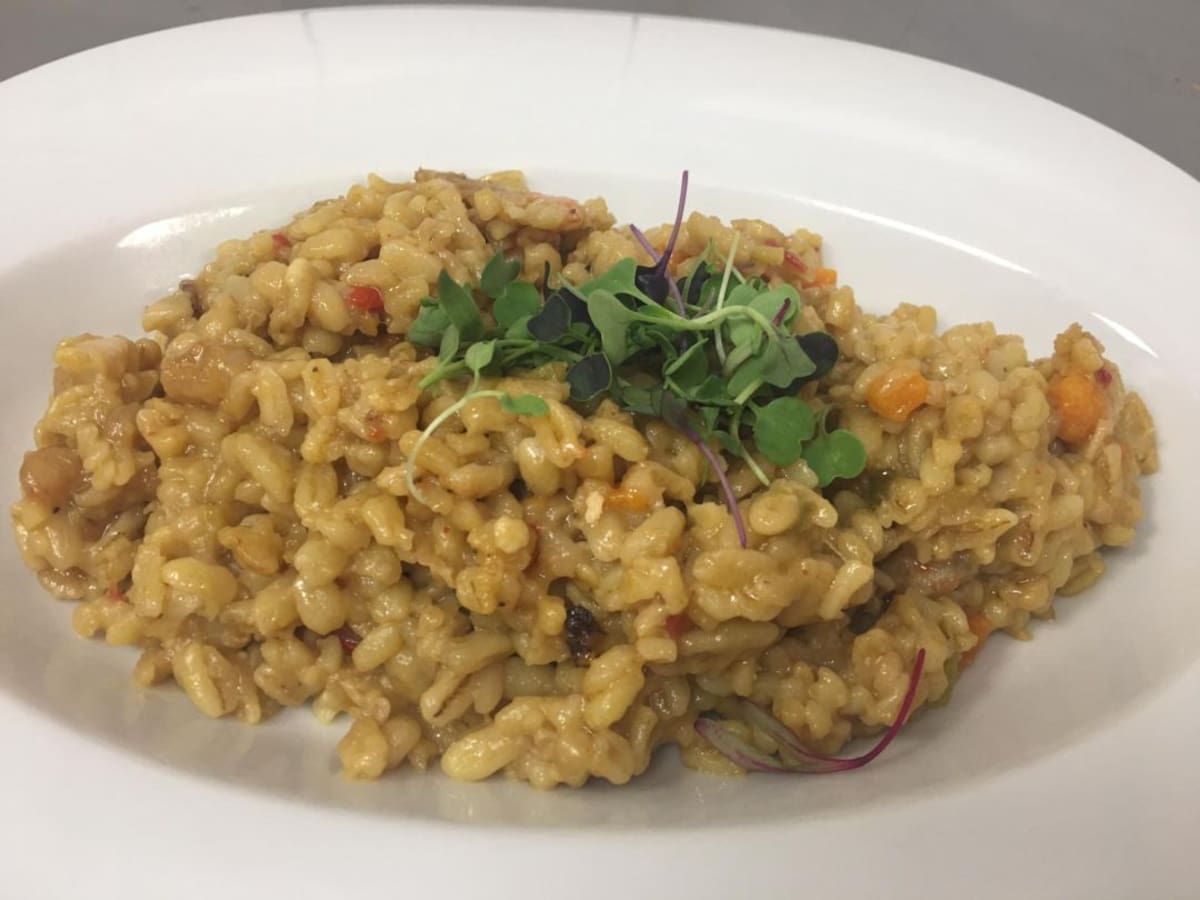 Risotto meloso de gambas y verduritas