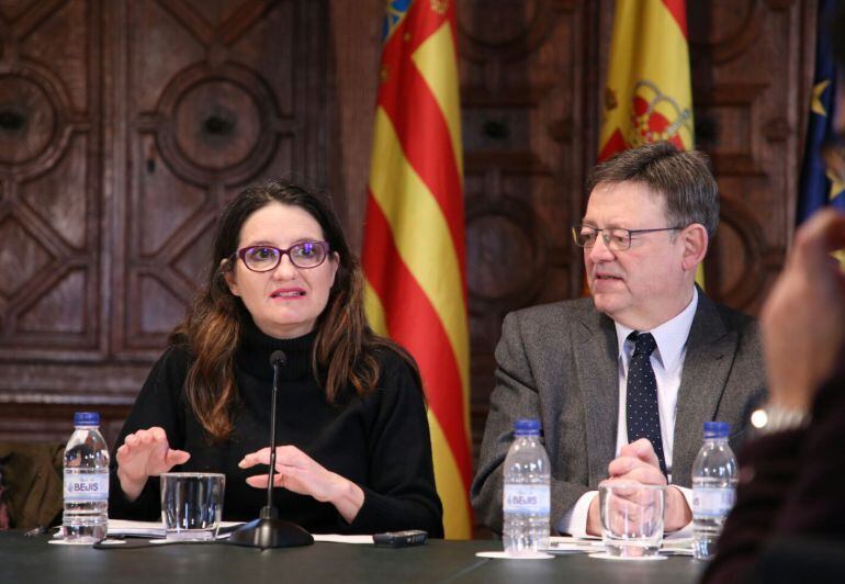 El president Puig y la Vicepresidenta Oltra en la presentación del barómetro realizado por el Consell 