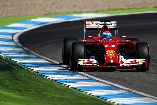 Fernando Alonso da una vuelta al circuito de Hockenheim