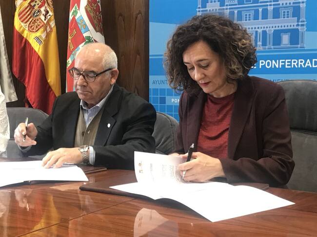 Firma del convenio de cesión