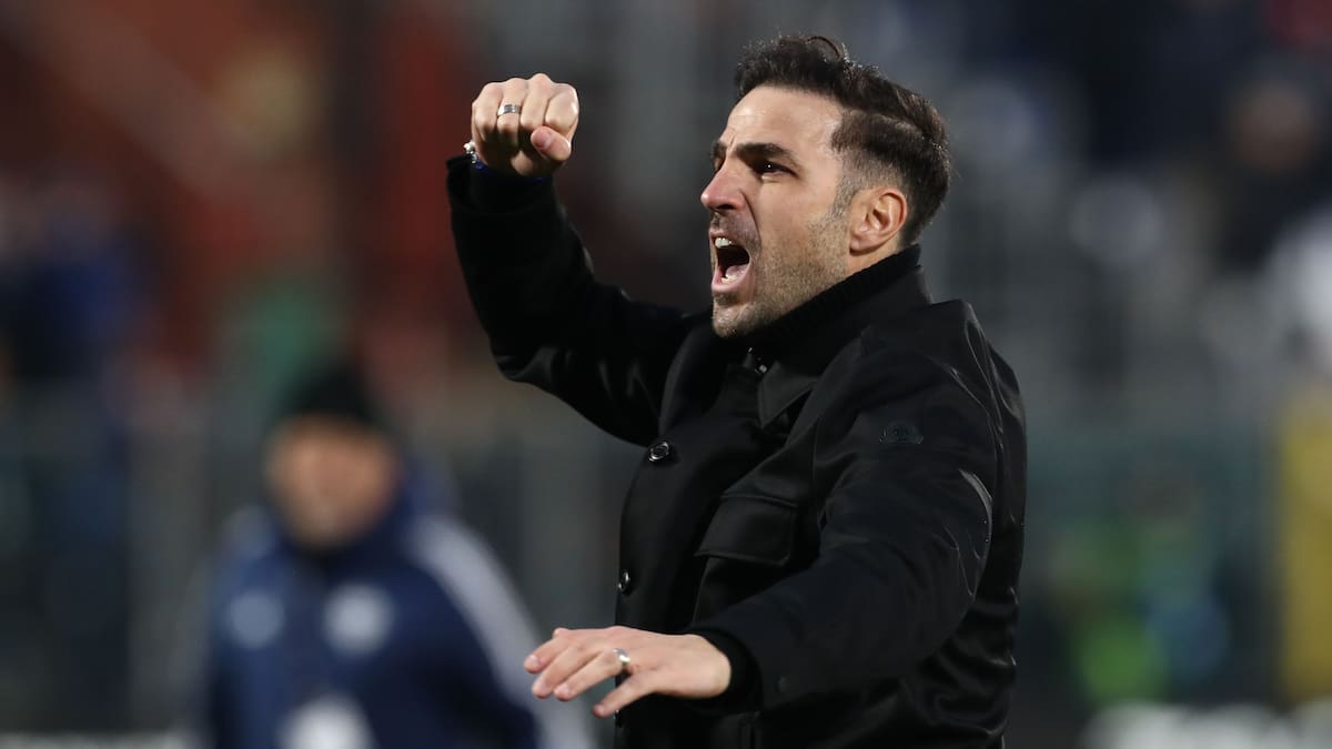 Hazard se rinde a Fàbregas: "Soy del Chelsea y sueño con verle en el banquillo"