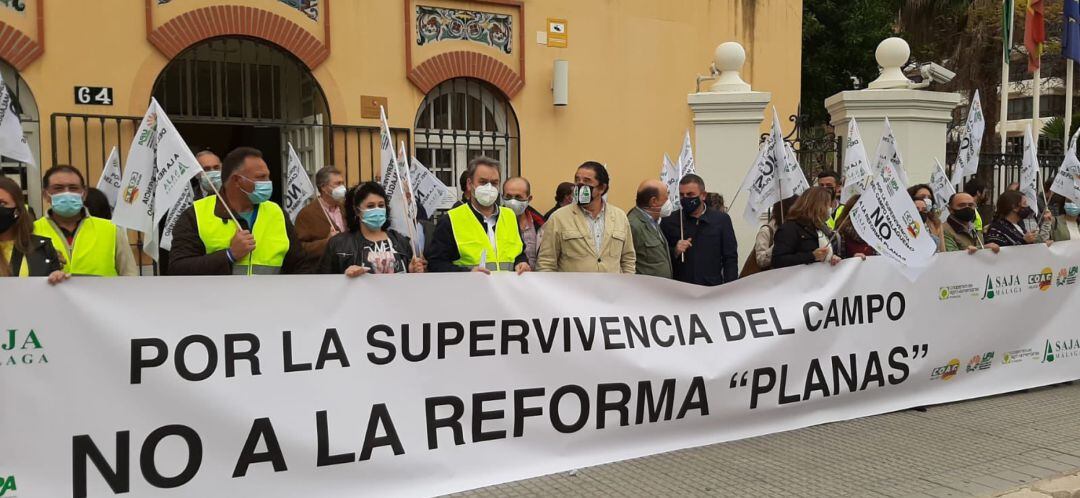 La protesta se ha llevado a cabo ante la Subdelegación del Gobierno en Málaga 