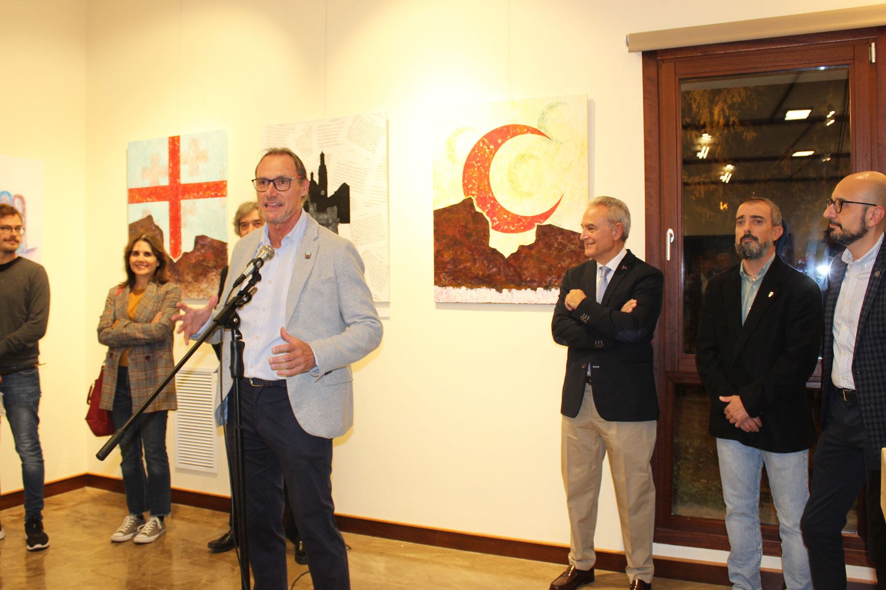 Ismael Gisbert, primer tro de la filà Alcodianos, durante su intervención