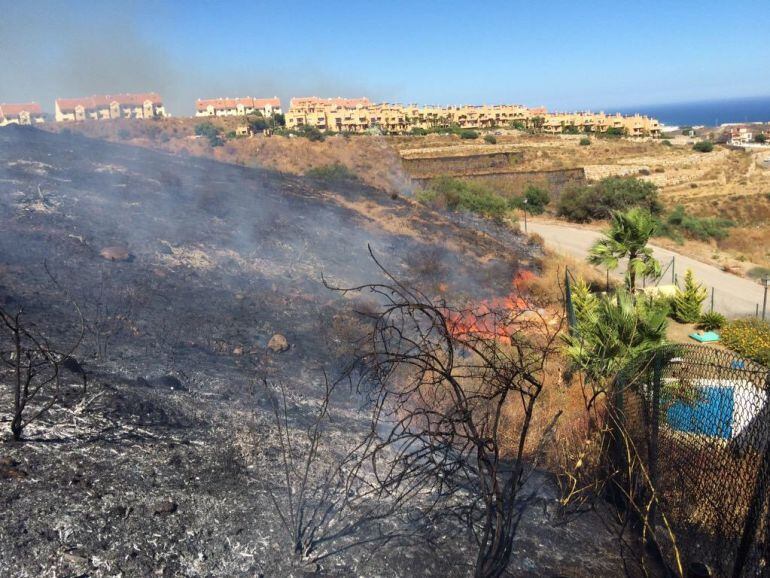 El último incendio provocado junto a una urbanización de Mijas (Málaga) el pasado 7 de agosto de 2015.