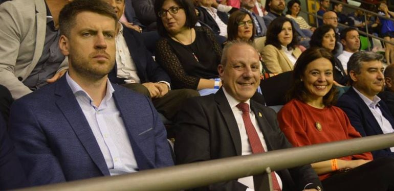 Este pasado fin de semana Pilar Zamora asistió en el Quijote Arena al partido de la Selección Española Femenina de Balonmano frente a la Selección Lituana