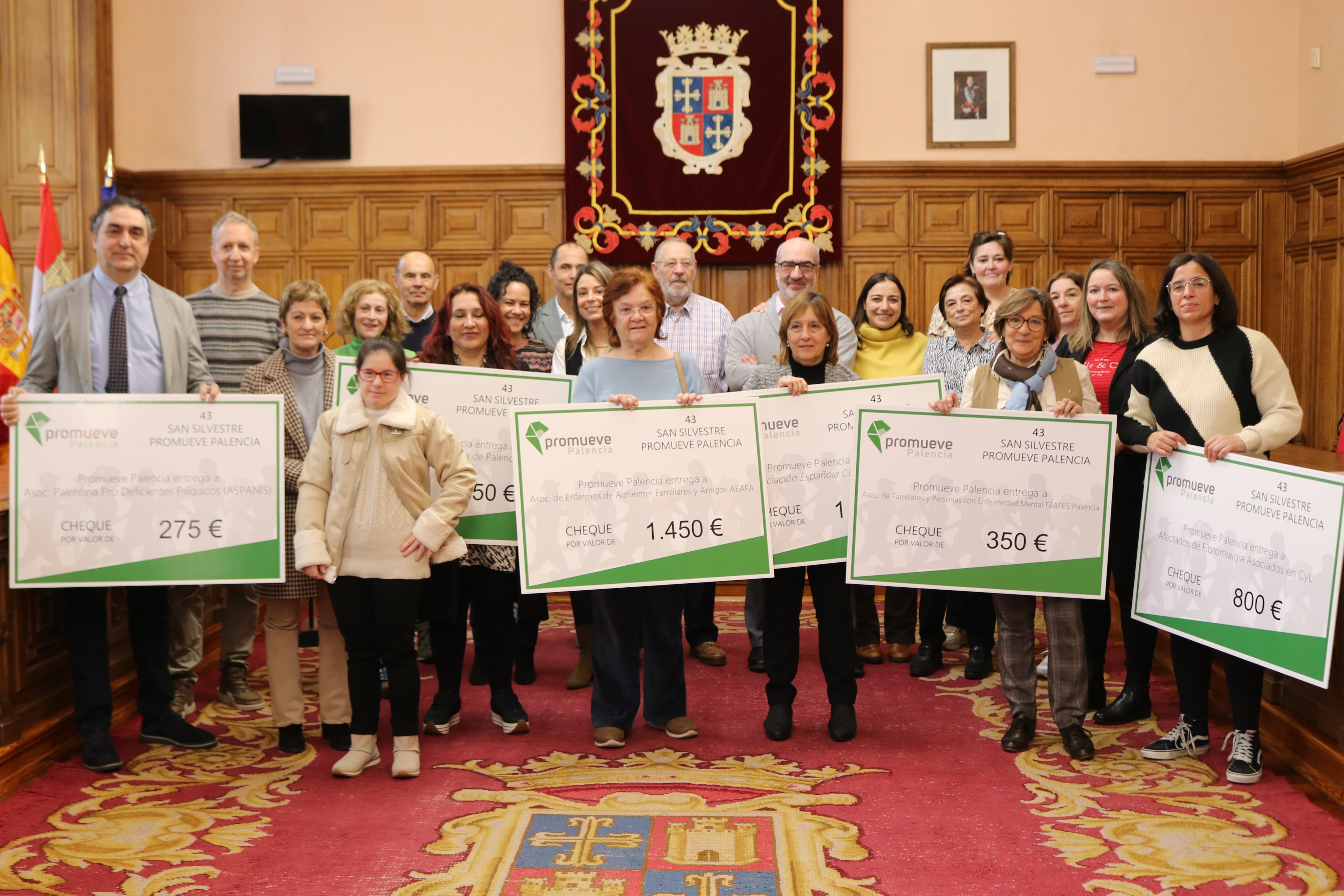 El Ayuntamiento hace entrega de las donaciones de la San Silvestre Promueve Palencia a las asociaciones del ámbito socio-sanitario y juvenil