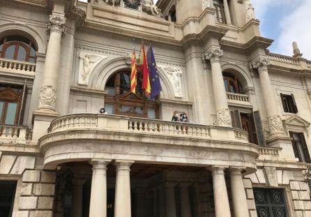 Se reabre a los ciudadanos el balcón del Ayuntamiento de València