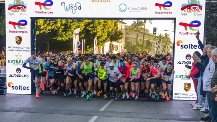 El TotalEnergies Maratón Murcia Costa Cálida 2025 llenará las calles de la capital el domingo