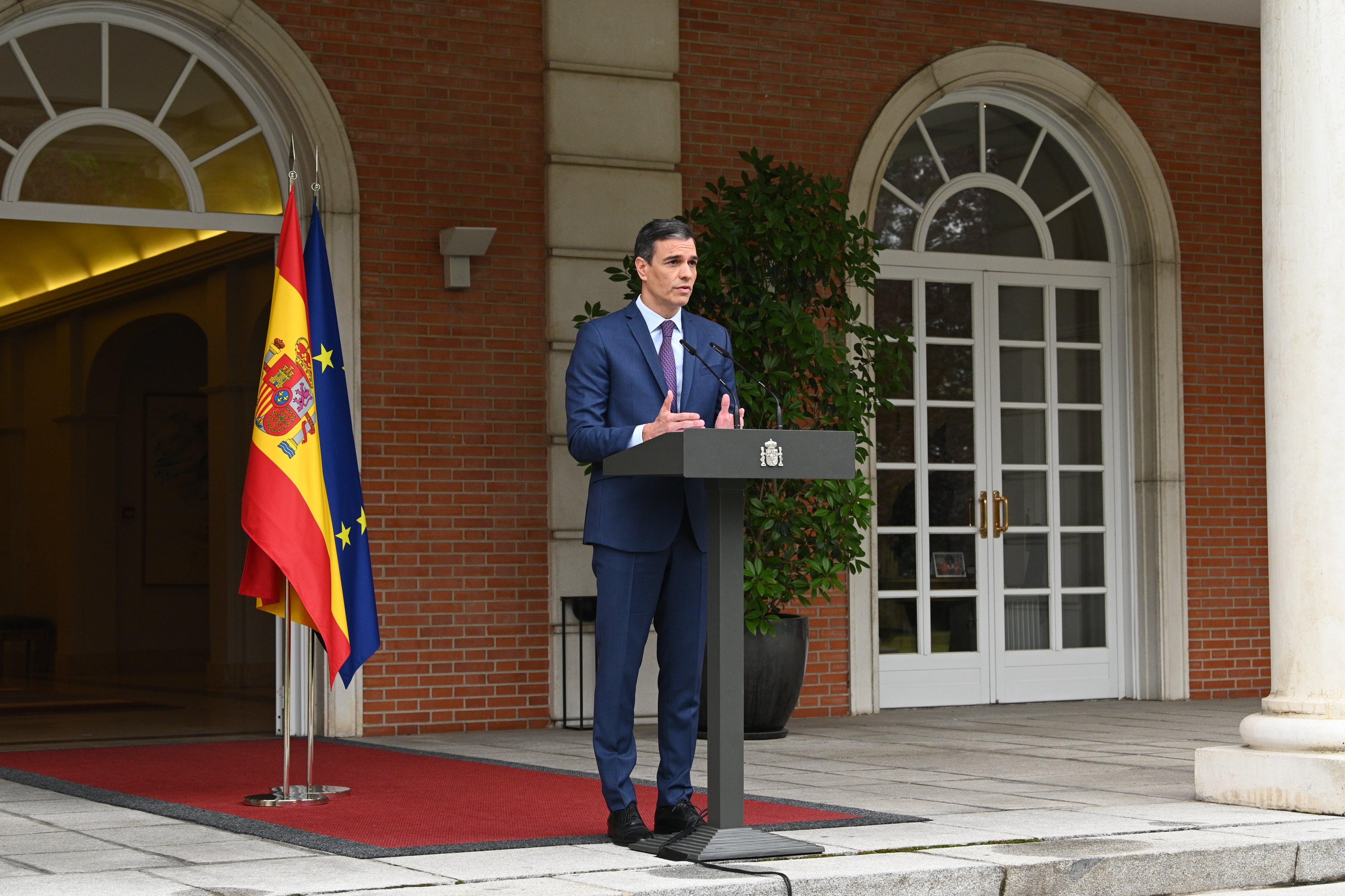 MADRID, 29/05/2023.- El presidente del Gobierno, Pedro Sánchez durante una rueda de prensa celebrada este lunes en la Moncloa, Madrid, donde ha anunciado el adelanto de las elecciones generales al domingo 23 de julio ante el mal resultado electoral del PSOE de ayer y ha dicho que es hora de que los ciudadanos &quot;tomen la palabra&quot;. EFE/Moncloa / Pool / Borja Puig de la Bellacasa SOLO USO EDITORIAL/SOLO DISPONIBLE PARA ILUSTRAR LA NOTICIA QUE ACOMPAÑA (CRÉDITO OBLIGATORIO)
