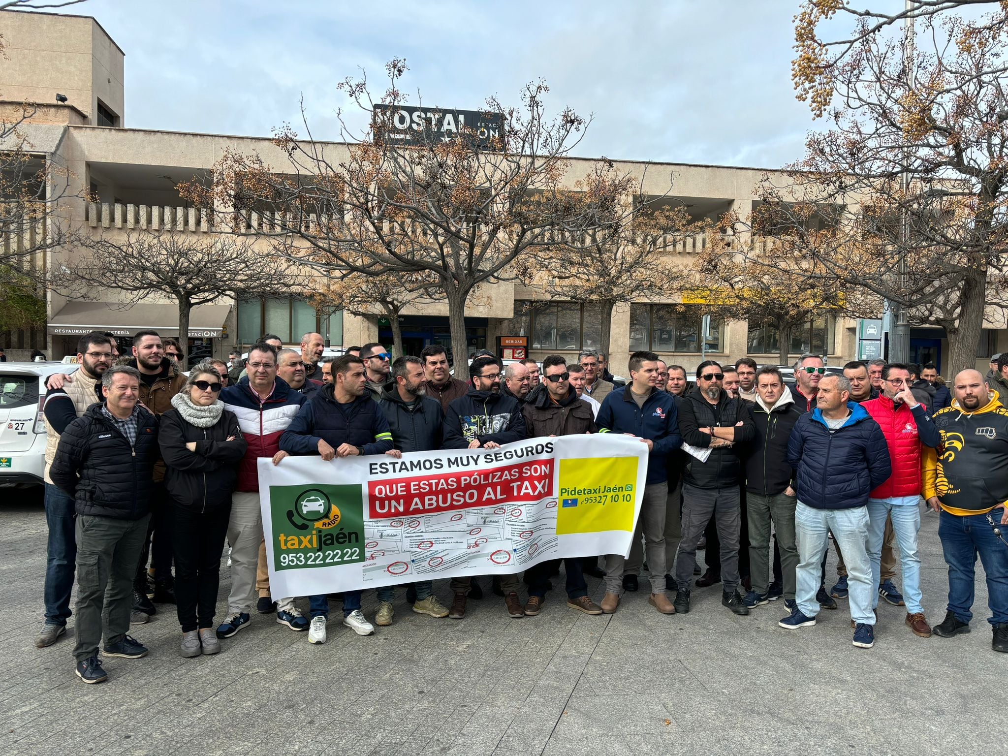 Protesta de los taxistas de Jaén este miércoles contra los precios de las aseguradoras.