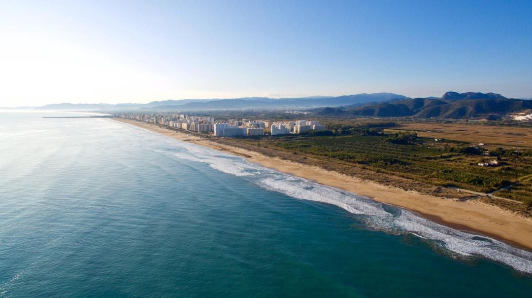 Panorámica de la playa Nord y la de l&#039;Auir en Gandia