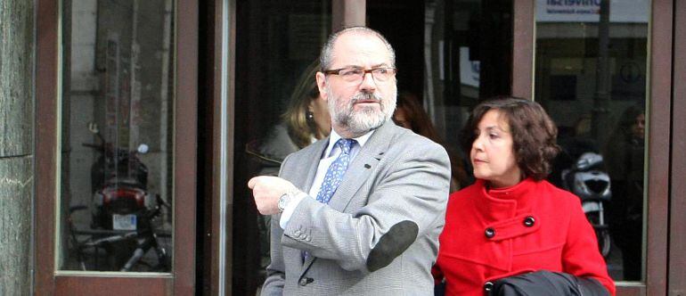 El decano del Ilustre Colegio de Abogados de Valladolid, Jesús Verdugo en el edificio de los juzgados
