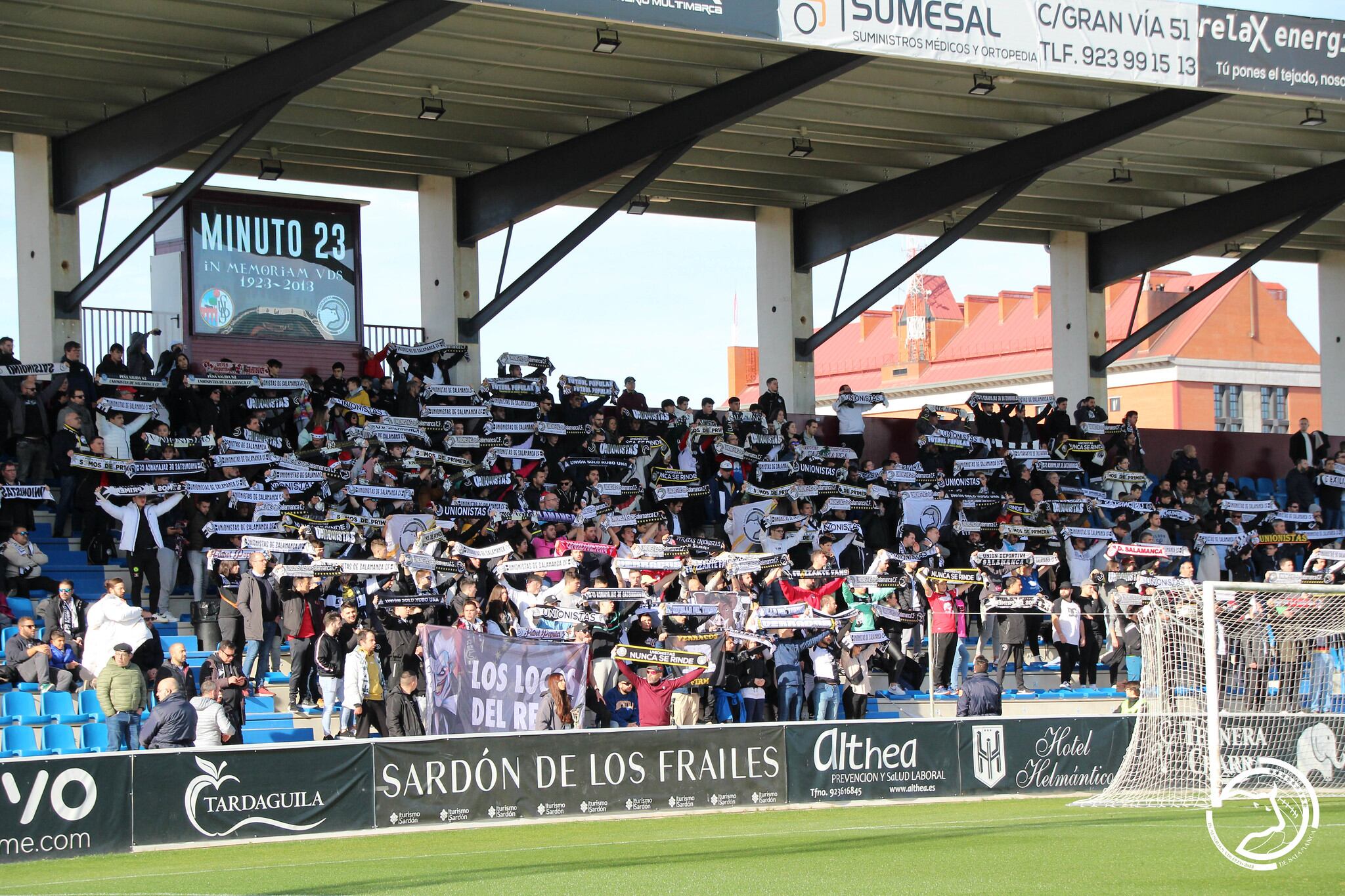 Los aficionados de Unionistas, en el estadio Reina Sofía/Unionistas CF