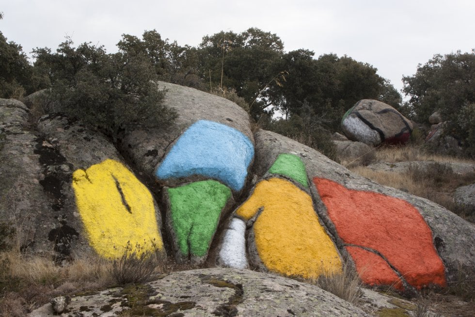 Color y piedras convertidos en arte.