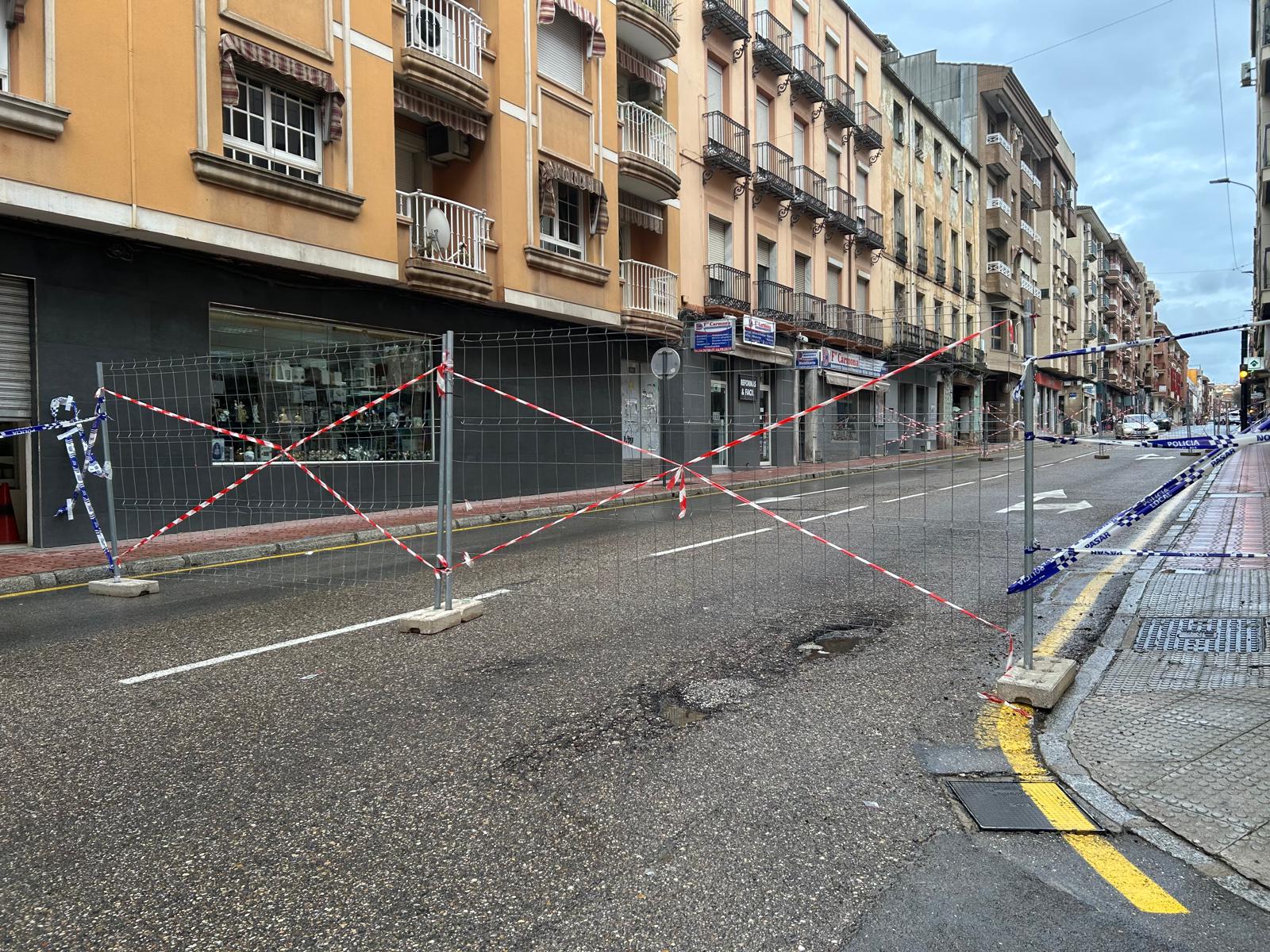 Corte en calle Julio Burell de Linares. 
