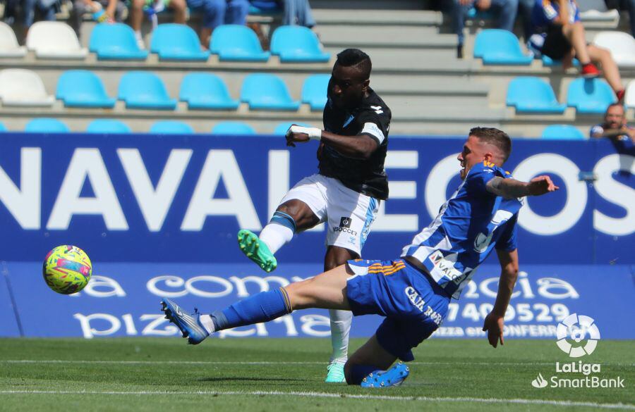 El centrocampista del Málaga Lago Junior, en el patrtido ante la Ponferradina