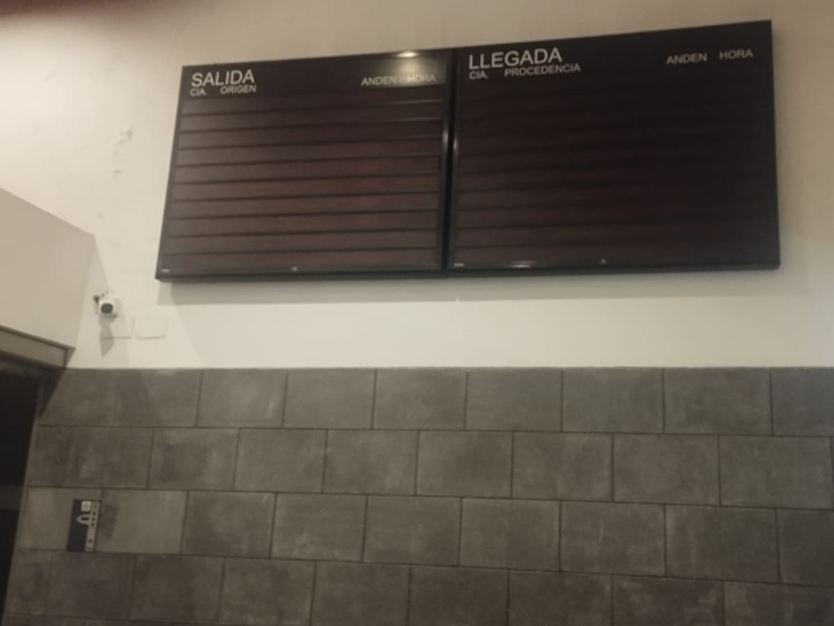 IU Algeciras denuncia el lamentable estado de la estación de autobuses