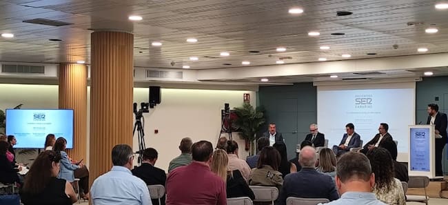 'La vivienda en Canarias, un reto urgente' fue el argumento de un nuevo 'Encuentro SER Canarias' celebrado en la capital de Lanzarote.