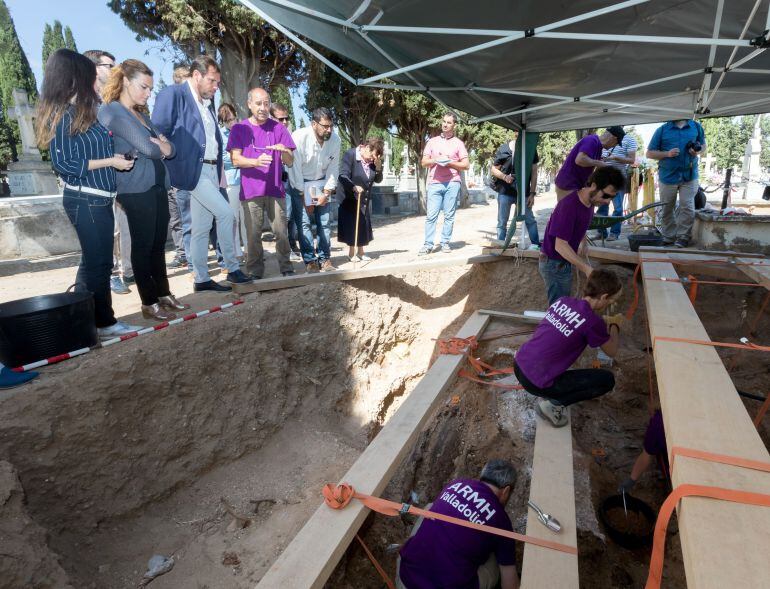 El alcalde, Óscar Puente, comprobó la excavación el 9 de agosto de 2017