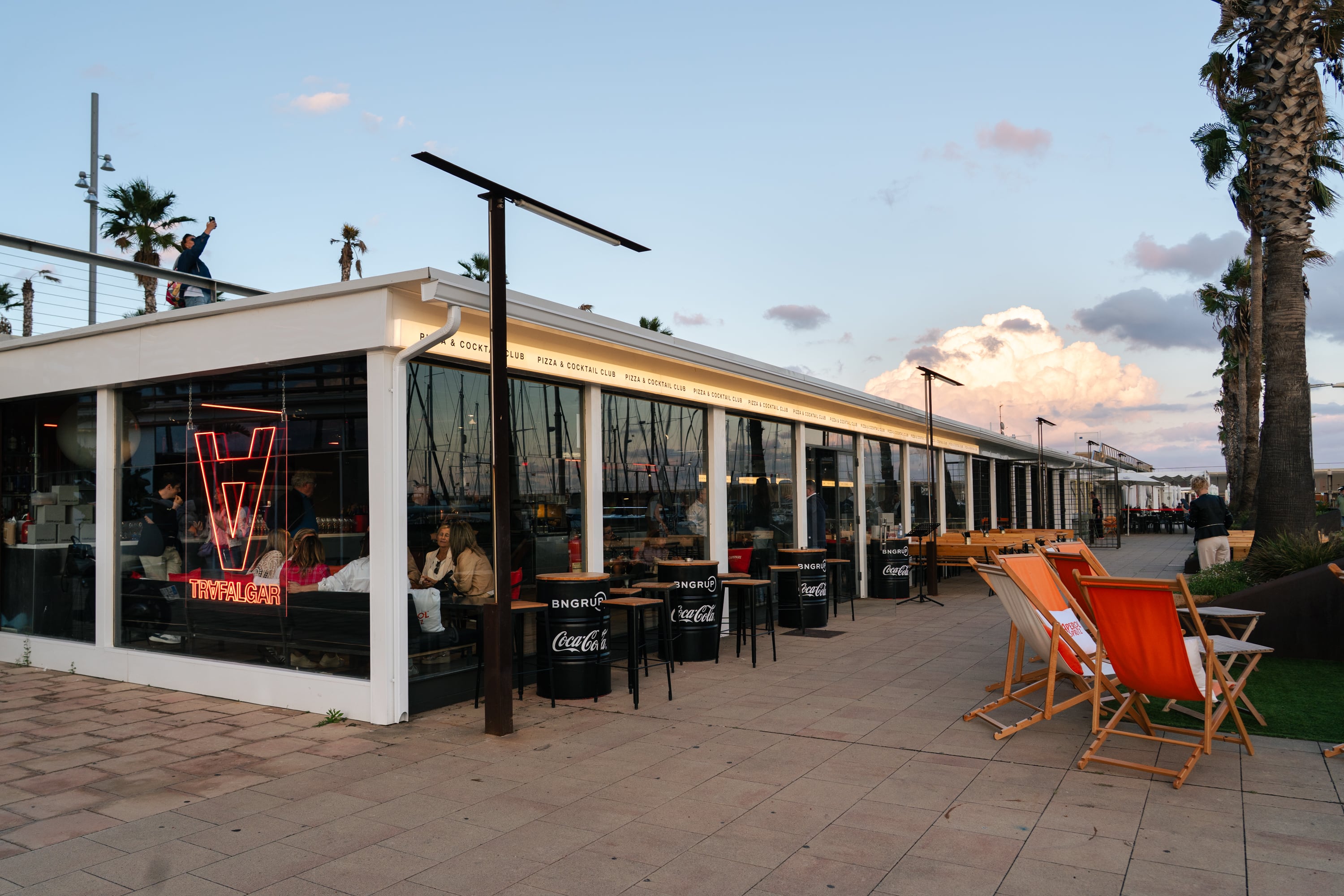 Trafalgar del Mar davant el port de Badalona