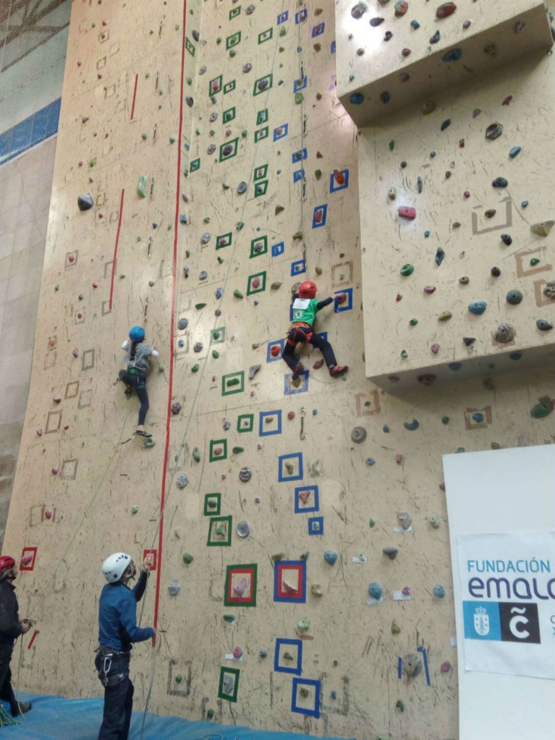 ASESOU y la escuela ourensana no cesan en mostrar la escalada como una opción más en la oferta deportiva de la ciudad.