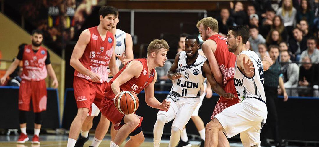 El &#039;Fuenla&#039; se impuso 85-87 en el Palais des Sport Jean-Michel Geoffroy en el partido de la primera vuelta.