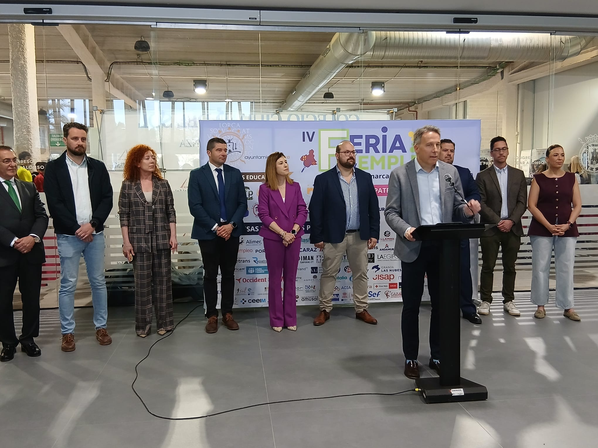 Fulgencio Gil, alcalde de Lorca, inaugura la IV Feria de Empleo