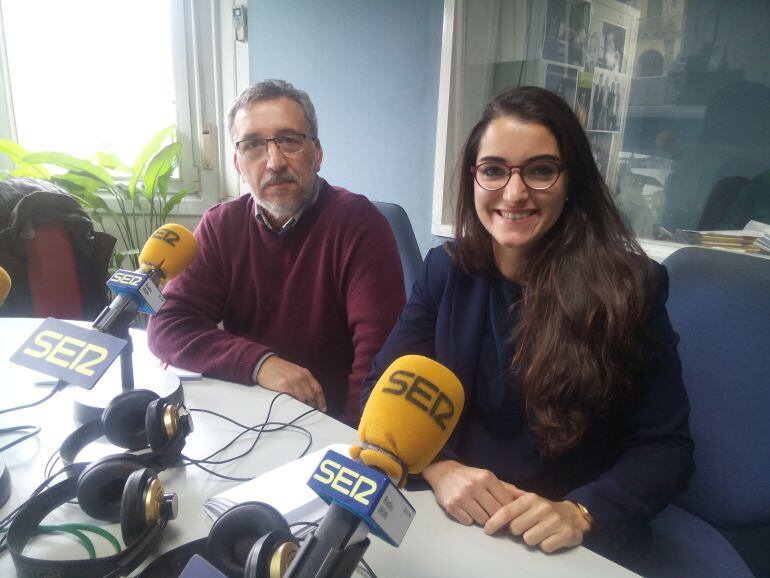 Javier Martínez Vesga (Musku) y Olatz Zabala, en el &quot;HxH Irun&quot; hablando del 50 aniversario del Club Santiagotarrak