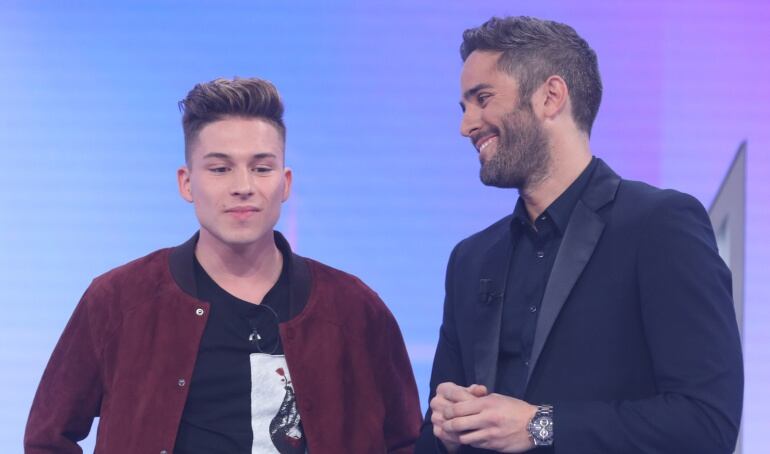 Raoul, último expulsado de &#039;OT 2017&#039;, y el presentador Roberto Leal