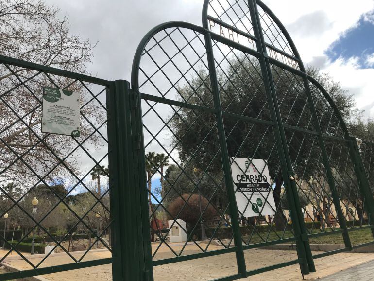 El parque El Campet y el 9 d&#039;Octubre de Petrer cierran sus puertas debido al temporal